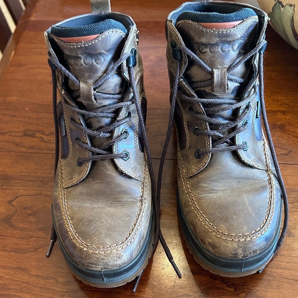 ECCO Men's Distressed Brown Leather Boots